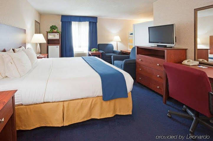 Holiday Inn Express Deforest By Ihg Exteriér fotografie